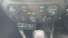 Jeep Renegade 1.6 Multijet Limited 5dr DDCT Diesel Hatchback